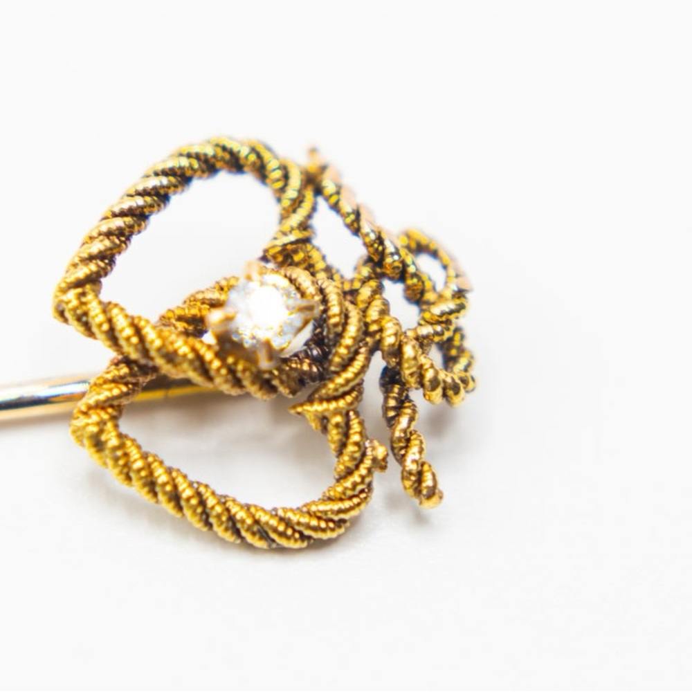 Antique double heart rope design stick pin in gold